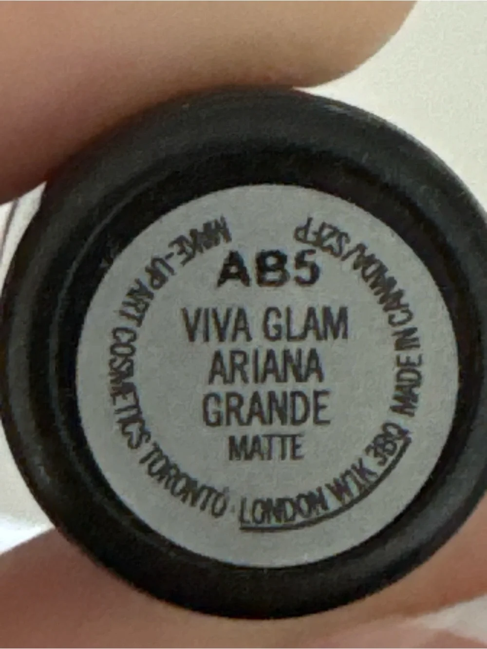 MAC Cosmetics Matte Lipstick Limited Edition- Ariana Grande - Picture 3 of 3